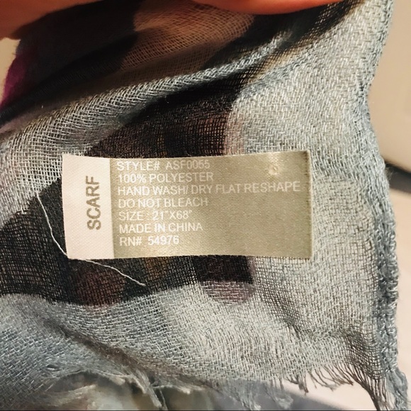 Light Scarf - Picture 5 of 5